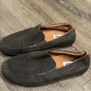 OluKai Men’s Akepa Leather Moccasins